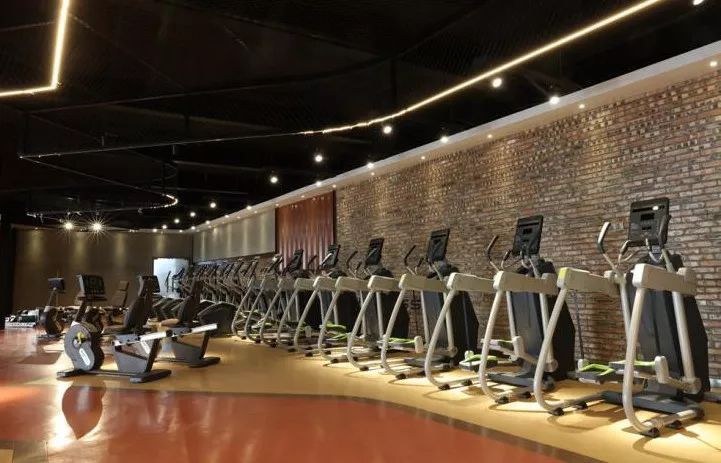 再多D&G都不如一臺跑步機 健身器材